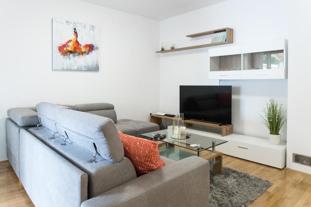 Apartment Zara - Luxury Apartment With Private Pool Eksteriør billede